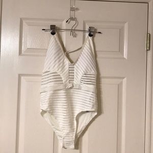 🆕 Sarin Mathews one piece swim suit.